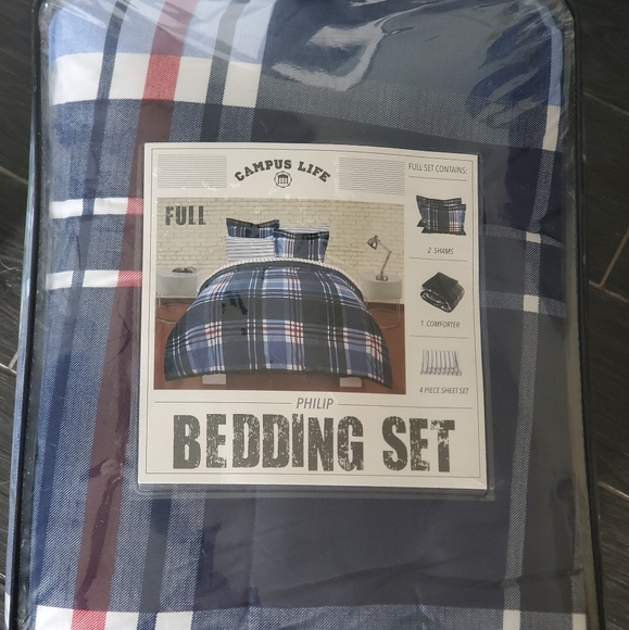 campus life Other - Full plaid bedding set new in bag